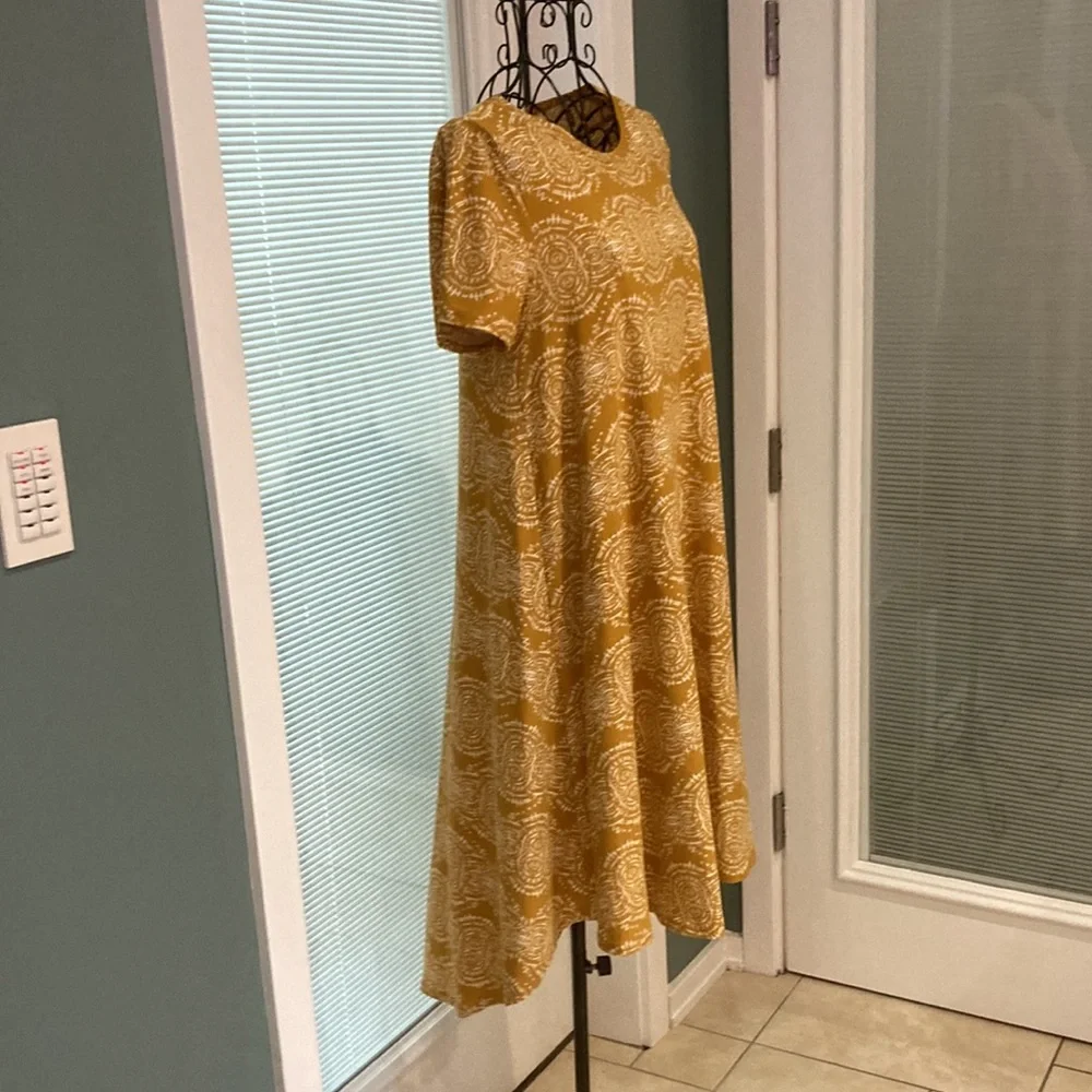 Dress - Picture 2 of 4